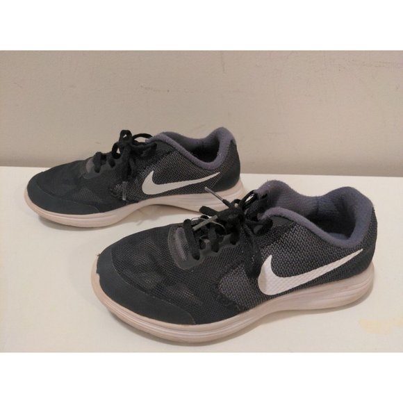 Nike Boys Revolution 3 Sneakers Sz 4Y Black Swoosh, Gently Used - Picture 8 of 8